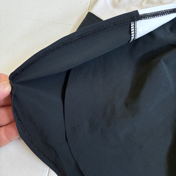 New $120 womens Oakley shorts various sizes - Picture 5 of 7